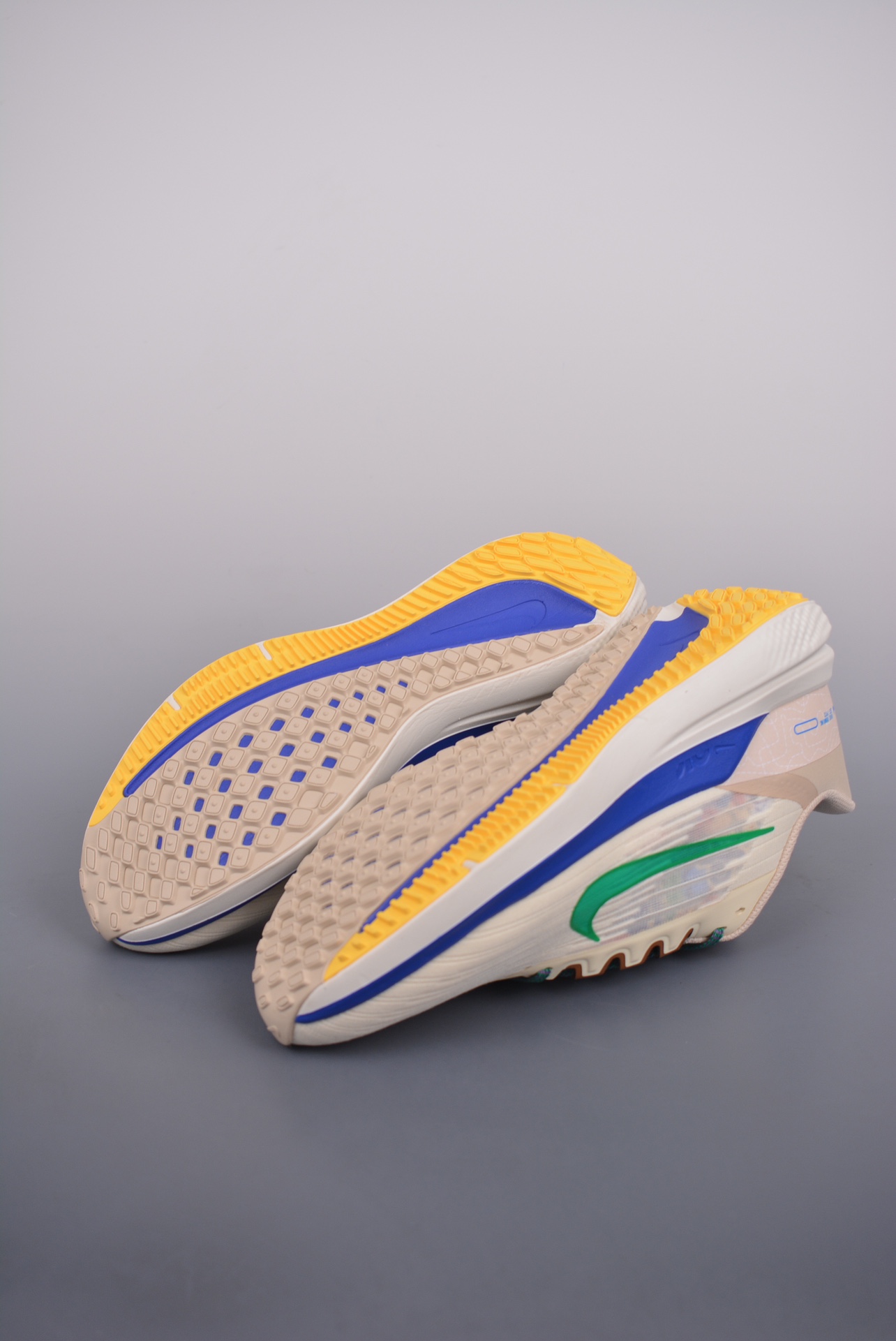 Nike Air Winflo 9 PRM [DV8997-100] Men Running Shoes - Image 7